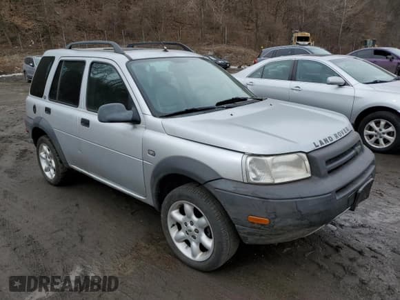 ✅ 2002 Land Rover Freelander • VIN: SALNY22282A221361 • Lot: 46942425. Listed on Copart with 166,475 mi. Free auction sales archive from the USA and detailed vehicle history report at DreamBid. Image 4.