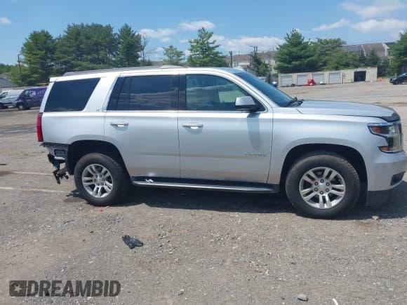 ✅ 2019 Chevrolet Tahoe LT • VIN: 1GNSCBKCXKR395359 • Lot: 42840489. Listed on IAAI with 63,450 mi. Free auction sales archive from the USA and detailed vehicle history report at DreamBid. Image 13.