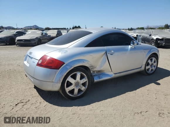 ✅ 2000 Audi TT • VIN: TRUUC28N8Y1026264 • Lot: 65148935. Wystawiony na Copart z przebiegiem 156 536 mil. Bezpłatny archiwum sprzedaży aukcyjnych z USA i szczegółowy raport historii pojazdu na DreamBid. Zdjęcie 3.