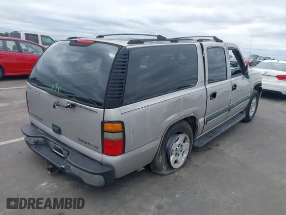 ✅ 2004 Chevrolet Suburban LT • VIN: 1GNFK16Z34J133116 • Lot: 43440424. Listed on IAAI with 321,865 mi. Free auction sales archive from the USA and detailed vehicle history report at DreamBid. Image 4.