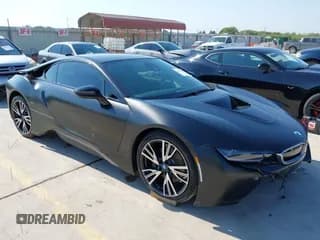 ✅ 2017 BMW i8 • VIN: WBY2Z2C36HV676644 • Lot: 40525323. Wystawiony na IAAI z przebiegiem 29 962 mil. Bezpłatny archiwum sprzedaży aukcyjnych z USA i szczegółowy raport historii pojazdu na DreamBid. Zdjęcie 1.
