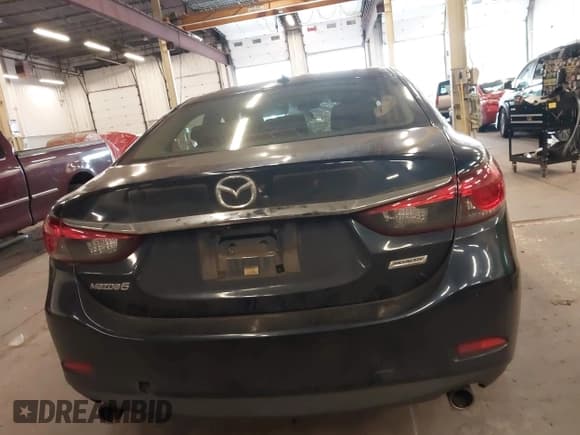 ✅ 2015 Mazda 6 i Touring • VIN: JM1GJ1V53F1199442 • Lot: 42373498. Wystawiony na IAAI z przebiegiem 180 093 mil. Bezpłatny archiwum sprzedaży aukcyjnych z USA i szczegółowy raport historii pojazdu na DreamBid. Zdjęcie 16.