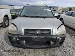 2007 Hyundai Tucson SE z VIN KM8JN12D47U524763, wystawiony jako Copart lot #84603114 z przebiegiem 172 175 mil mil oraz Szkoda całkowita • Salvage title. Historia ofert i sprzedaży dostępna na DreamBid. Obrazek 5.