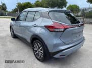 ✅ 2021 Nissan Kicks SV • VIN: 3N1CP5CV5ML513799 • Лот: 69390545. Опубликован ранее на Copart с пробегом 63 577 миль. Бесплатный доступ к архиву аукционных продаж из США и подробный отчёт об истории автомобиля на DreamBid. Изображение 2.