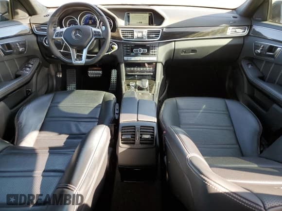 ✅ 2015 Mercedes-Benz E 63 AMG S-Model • VIN: WDDHF7GB8FB152189 • Лот: 42588145. Опубликован ранее на Copart с пробегом 46 885 миль. Бесплатный доступ к архиву аукционных продаж из США и подробный отчёт об истории автомобиля на DreamBid. Изображение 8.