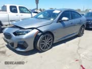 ✅ 2022 BMW 2 Series 228i • VIN: WBA53AK03N7K45712 • Lot: 42825693. Wystawiony na IAAI z przebiegiem 22 973 mil. Bezpłatny archiwum sprzedaży aukcyjnych z USA i szczegółowy raport historii pojazdu na DreamBid. Zdjęcie 19.