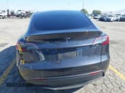 ✅ 2024 Tesla Model Y • VIN: 7SAYGDED2RF198566 • Lot: 43484528. Wystawiony na IAAI z przebiegiem 26 381 mil. Bezpłatny archiwum sprzedaży aukcyjnych z USA i szczegółowy raport historii pojazdu na DreamBid. Zdjęcie 16.