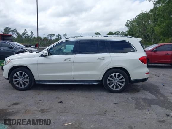 ✅ 2015 Mercedes-Benz GL 450 • VIN: 4JGDF6EE6FA501500 • Lot: 41724903. Listed on IAAI with 101,421 mi. Free auction sales archive from the USA and detailed vehicle history report at DreamBid. Image 14.