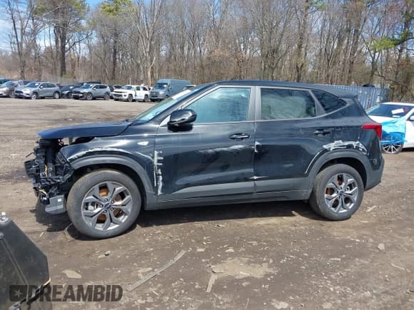 ✅ 2025 Kia Seltos LX • VIN: KNDEPCAA5S7716171 • Lot: 41972254. Listed on IAAI with 10,196 mi. Free auction sales archive from the USA and detailed vehicle history report at DreamBid. Image 14.