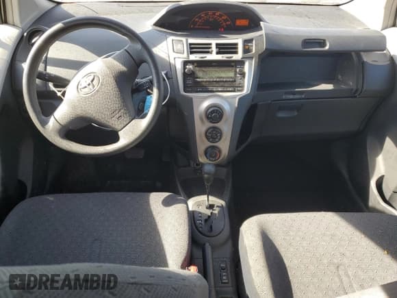 ✅ 2009 Toyota Yaris • VIN: JTDKT903195242763 • Lot: 84374665. Wystawiony na Copart z przebiegiem 131 993 mil. Bezpłatny archiwum sprzedaży aukcyjnych z USA i szczegółowy raport historii pojazdu na DreamBid. Zdjęcie 8.