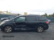 ✅ 2013 Toyota Sienna LE AAS • VIN: 5TDKK3DC0DS318471 • Lot: 43518030. Listed on IAAI with 199,893 mi. Free auction sales archive from the USA and detailed vehicle history report at DreamBid. Image 14.