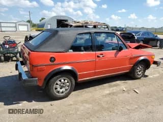 ✅ 1985 Volkswagen Golf • VIN: WVWCA0159FK007983 • Lot: 70030765. Wystawiony na Copart z przebiegiem 118 867 mil. Bezpłatny archiwum sprzedaży aukcyjnych z USA i szczegółowy raport historii pojazdu na DreamBid. Zdjęcie 3.