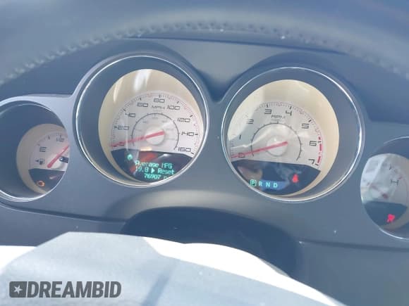 ✅ 2013 Dodge Challenger R/T Classic • VIN: 2C3CDYBT5DH611493 • Lot: 42227574. Wystawiony na IAAI z przebiegiem 76 907 mil. Bezpłatny archiwum sprzedaży aukcyjnych z USA i szczegółowy raport historii pojazdu na DreamBid. Zdjęcie 7.