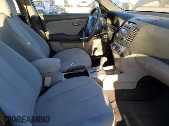 2008 Hyundai Elantra GLS z VIN KMHDU46D58U383277, wystawiony jako Copart lot #73136464 z przebiegiem 73 426 mil mil oraz Szkoda całkowita • Salvage title. Historia ofert i sprzedaży dostępna na DreamBid. Obrazek 7.