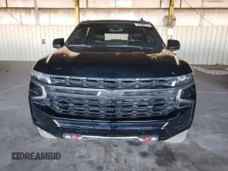 ✅ 2022 Chevrolet Suburban Z71 • VIN: 1GNSKDKD7NR249707 • Lot: 79271484. Wystawiony na Copart z przebiegiem 73 680 mil. Bezpłatny archiwum sprzedaży aukcyjnych z USA i szczegółowy raport historii pojazdu na DreamBid. Zdjęcie 5.
