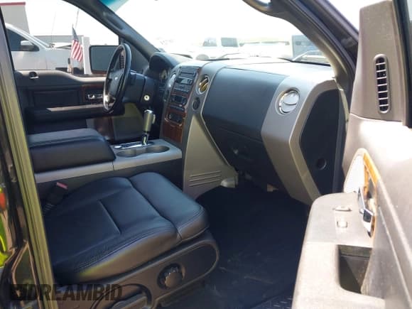 ✅ 2004 Ford F-150 XLT • VIN: 1FTPW14584KA01318 • Лот: 43138723. Опубликован ранее на IAAI с пробегом 426 803 миль. Бесплатный доступ к архиву аукционных продаж из США и подробный отчёт об истории автомобиля на DreamBid. Изображение 5.