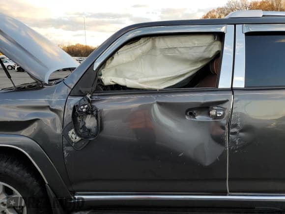 ✅ 2010 Toyota 4Runner SR5 • VIN: JTEBU5JR1A5021673 • Lot: 92843325. Wystawiony na Copart z przebiegiem 206 914 mil. Bezpłatny archiwum sprzedaży aukcyjnych z USA i szczegółowy raport historii pojazdu na DreamBid. Zdjęcie 7.