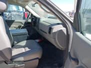 ✅ 2012 Chevrolet Silverado 2500HD Work Truck • VIN: 1GB0CVCG6CF190406 • Lot: 43661604. Wystawiony na IAAI z przebiegiem 162 753 mil. Bezpłatny archiwum sprzedaży aukcyjnych z USA i szczegółowy raport historii pojazdu na DreamBid. Zdjęcie 5.