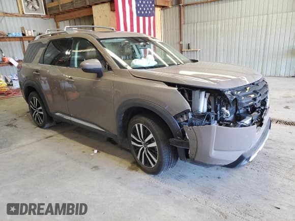 ✅ 2023 Nissan Pathfinder Platinum • VIN: 5N1DR3DK7PC224746 • Лот: 49242495. Опубликован ранее на Copart с пробегом 31 442 миль. Бесплатный доступ к архиву аукционных продаж из США и подробный отчёт об истории автомобиля на DreamBid. Изображение 4.