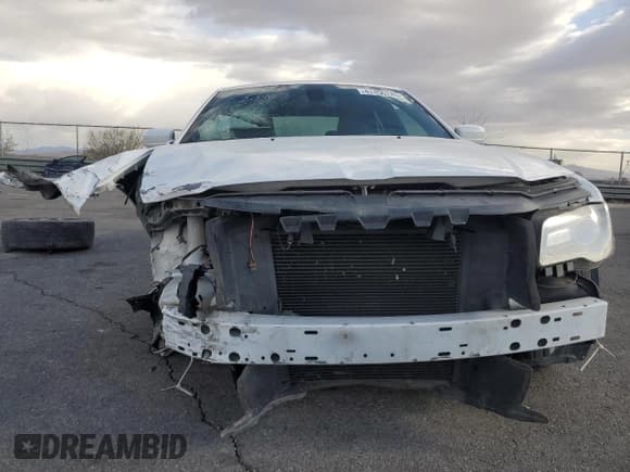 ✅ 2017 Chrysler 300 S • VIN: 2C3CCABG8HH616108 • Лот: 47455745. Опубликован ранее на Copart с пробегом 132 286 миль. Бесплатный доступ к архиву аукционных продаж из США и подробный отчёт об истории автомобиля на DreamBid. Изображение 5.