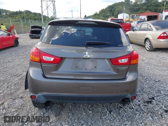 ✅ 2017 Mitsubishi Outlander ES • VIN: JA4AR3AU8HZ040471 • Lot: 43080416. Listed on IAAI with 31,670 mi. Free auction sales archive from the USA and detailed vehicle history report at DreamBid. Image 16.
