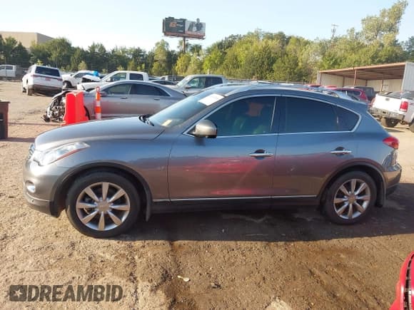 ✅ 2015 Infiniti QX50 Journey • VIN: JN1BJ0HP1FM730690 • Лот: 43307938. Опубликован ранее на IAAI с пробегом 152 224 миль. Бесплатный доступ к архиву аукционных продаж из США и подробный отчёт об истории автомобиля на DreamBid. Изображение 14.