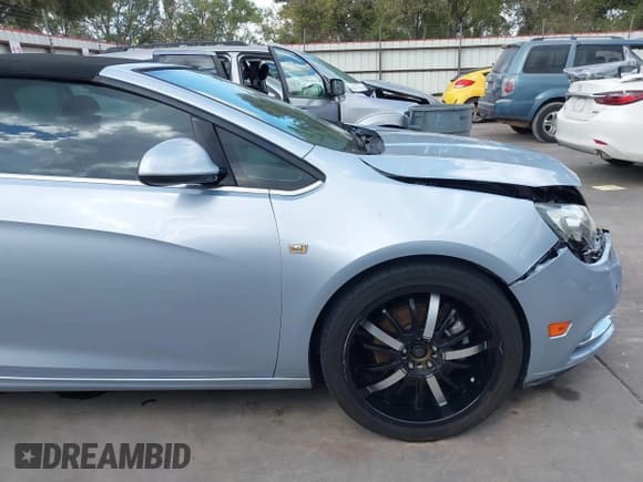 ✅ 2016 Buick Cascada Premium • VIN: W04WT3N57GG097720 • Lot: 43376373. Wystawiony na IAAI z przebiegiem 103 985 mil. Bezpłatny archiwum sprzedaży aukcyjnych z USA i szczegółowy raport historii pojazdu na DreamBid. Zdjęcie 17.