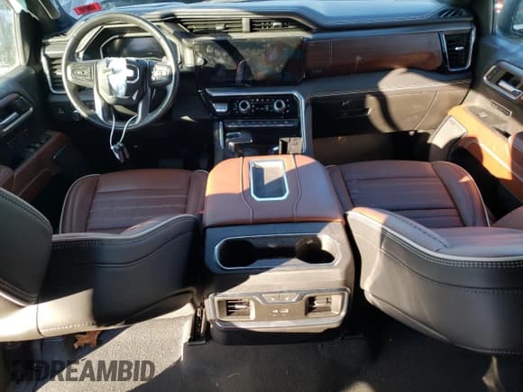 ✅ 2022 GMC Sierra 1500 Denali Ultimate • VIN: 1GTUUHET8NZ630956 • Лот: 80818794. Опубликован ранее на Copart с пробегом Не указан. Бесплатный доступ к архиву аукционных продаж из США и подробный отчёт об истории автомобиля на DreamBid. Изображение 8.