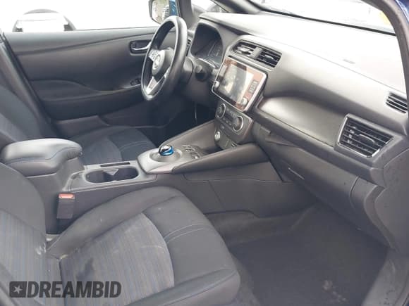 ✅ 2025 Nissan LEAF S • VIN: 1N4AZ1BV6SC558869 • Lot: 41490592. Wystawiony na IAAI z przebiegiem 12 948 mil. Bezpłatny archiwum sprzedaży aukcyjnych z USA i szczegółowy raport historii pojazdu na DreamBid. Zdjęcie 5.