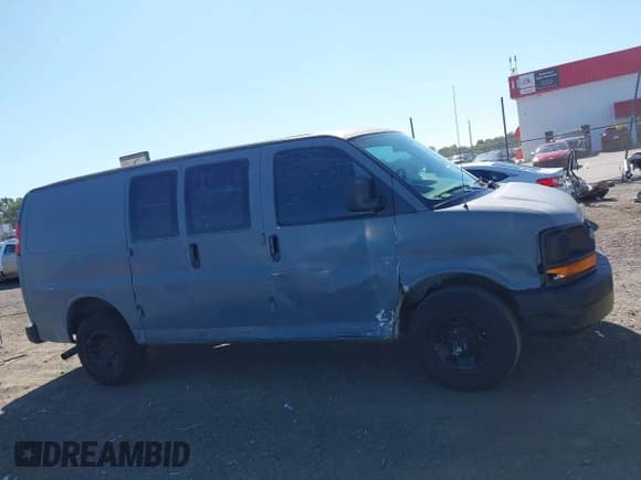 ✅ 2005 Chevrolet Express Cargo • VIN: 1GCGG25V151268275 • Лот: 43158798. Опубликован ранее на IAAI с пробегом 216 031 миль. Бесплатный доступ к архиву аукционных продаж из США и подробный отчёт об истории автомобиля на DreamBid. Изображение 13.