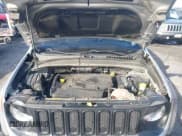 ✅ 2017 Jeep Renegade Sport • VIN: ZACCJAAH3HPF00275 • Lot: 41353370. Wystawiony na IAAI z przebiegiem 134 479 mil. Bezpłatny archiwum sprzedaży aukcyjnych z USA i szczegółowy raport historii pojazdu na DreamBid. Zdjęcie 10.