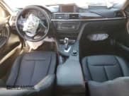 ✅ 2015 BMW 3 Series 328i • VIN: WBA3C1C56FK123829 • Lot: 90343345. Wystawiony na Copart z przebiegiem 122 715 mil. Bezpłatny archiwum sprzedaży aukcyjnych z USA i szczegółowy raport historii pojazdu na DreamBid. Zdjęcie 8.