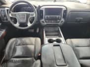 ✅ 2015 GMC Sierra 3500HD SLT • VIN: 1GT423C89FF128502 • Лот: 71506535. Опубликован ранее на Copart с пробегом 213 523 миль. Бесплатный доступ к архиву аукционных продаж из США и подробный отчёт об истории автомобиля на DreamBid. Изображение 8.