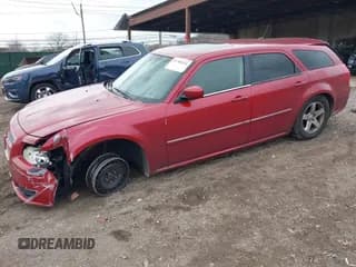 ✅ 2008 Dodge Magnum SXT • VIN: 2D4FV37V98H257778 • Lot: 43780224. Listed on IAAI with 256,804 mi. Free auction sales archive from the USA and detailed vehicle history report at DreamBid. Image 2.