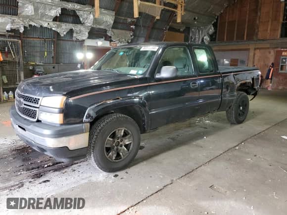 ✅ 2006 Chevrolet Silverado 1500 LS • VIN: 2GCEK19B161111762 • Lot: 80373664. Wystawiony na Copart z przebiegiem 116 760 mil mil. Skorzystaj z bezpłatnego archiwum sprzedaży aukcyjnych z USA i zobacz szczegółowy raport historii pojazdu na DreamBid. Zdjęcie 1.