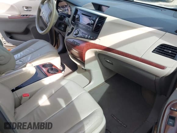 ✅ 2013 Toyota Sienna XLE AAS • VIN: 5TDYK3DC5DS331291 • Lot: 42090586. Listed on IAAI with 176,711 mi. Free auction sales archive from the USA and detailed vehicle history report at DreamBid. Image 5.