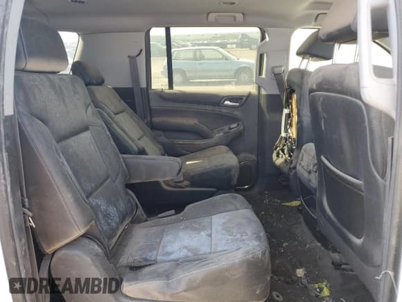 ✅ 2015 Chevrolet Suburban LT • VIN: 1GNSCJKC3FR585391 • Lot: 51348045. Wystawiony na Copart z przebiegiem Nie podano. Bezpłatny archiwum sprzedaży aukcyjnych z USA i szczegółowy raport historii pojazdu na DreamBid. Zdjęcie 11.