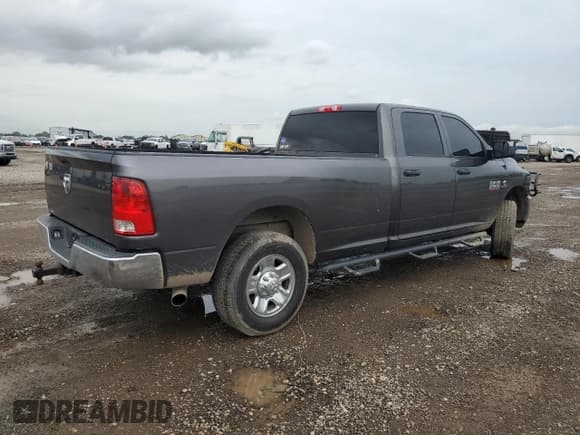 ✅ 2018 Ram 2500 Tradesman • VIN: 3C6UR4HL2JG287360 • Lot: 64774784. Listed on Copart with 125,524 mi. Free auction sales archive from the USA and detailed vehicle history report at DreamBid. Image 3.
