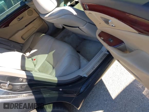 ✅ 2007 Lexus LS 460 • VIN: JTHBL46F675007985 • Lot: 43611308. Listed on IAAI with Not provided. Free auction sales archive from the USA and detailed vehicle history report at DreamBid. Image 8.