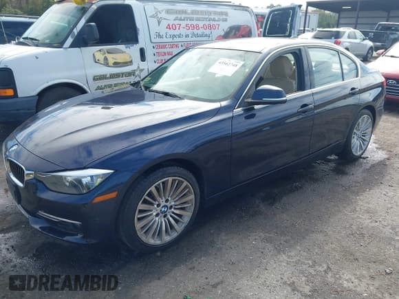 ✅ 2015 BMW 3 Series 328i • VIN: WBA3A5C52FP603947 • Lot: 43562748. Wystawiony na IAAI z przebiegiem 83 725 mil. Bezpłatny archiwum sprzedaży aukcyjnych z USA i szczegółowy raport historii pojazdu na DreamBid. Zdjęcie 17.