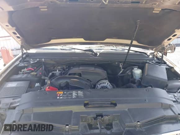 2014 Chevrolet Suburban LT with VIN 1GNSKJE79ER175422, listed as a IAAI auction lot 42654533 with 87,101 mi miles and . Bid and sale history available at DreamBid. Image 10.