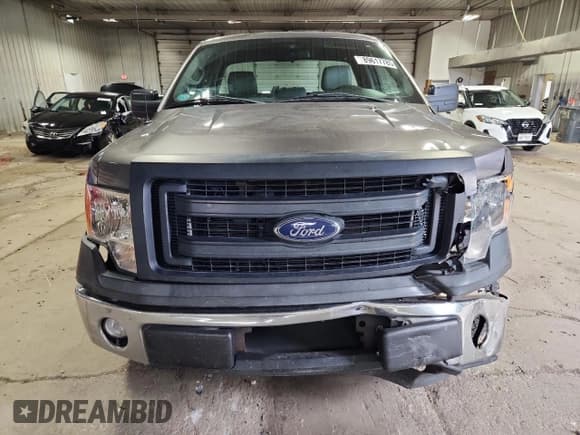 ✅ 2014 Ford F-150 XL • VIN: 1FTMF1CM0EFC43879 • Lot: 89617785. Listed on Copart with 87,643 mi. Free auction sales archive from the USA and detailed vehicle history report at DreamBid. Image 5.