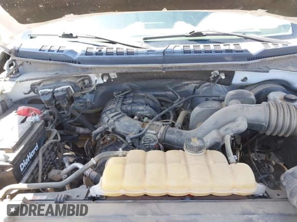 ✅ 2017 Ford F-150 XL • VIN: 1FTEX1C80HKC92936 • Lot: 42113555. Wystawiony na IAAI z przebiegiem 174 359 mil. Bezpłatny archiwum sprzedaży aukcyjnych z USA i szczegółowy raport historii pojazdu na DreamBid. Zdjęcie 10.