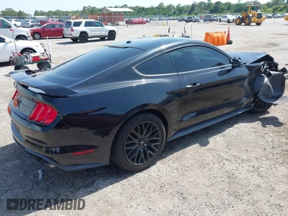 ✅ 2020 Ford Mustang GT • VIN: 1FA6P8CF3L5124264 • Lot: 42735508. Listed on IAAI with 69,816 mi. Free auction sales archive from the USA and detailed vehicle history report at DreamBid. Image 4.