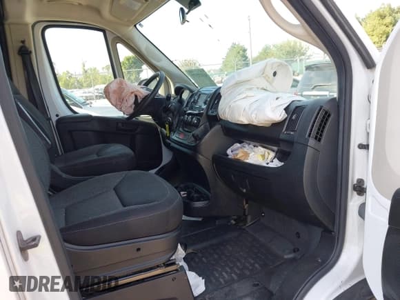 ✅ 2019 Ram ProMaster Cargo • VIN: 3C6TRVBGXKE547420 • Lot: 43372177. Listed on IAAI with 192,549 mi. Free auction sales archive from the USA and detailed vehicle history report at DreamBid. Image 5.
