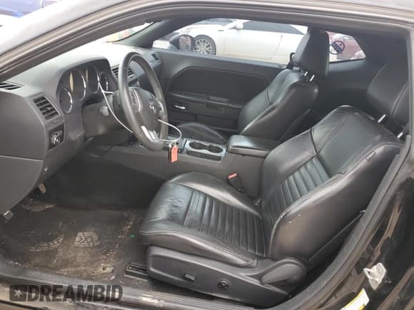 ✅ 2012 Dodge Challenger SXT • VIN: 2C3CDYAG8CH230093 • Lot: 83949194. Wystawiony na Copart z przebiegiem 153 467 mil. Bezpłatny archiwum sprzedaży aukcyjnych z USA i szczegółowy raport historii pojazdu na DreamBid. Zdjęcie 7.