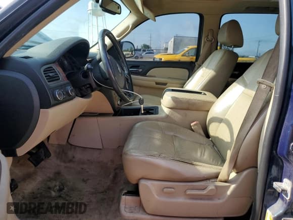 ✅ 2007 Chevrolet Suburban LTZ • VIN: 1GNFK16307J237417 • Lot: 65091675. Listed on Copart with 174,846 mi. Free auction sales archive from the USA and detailed vehicle history report at DreamBid. Image 7.