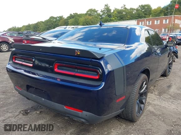 ✅ 2015 Dodge Challenger R/T Scat Pack Shaker • VIN: 2C3CDZFJ2FH716137 • Лот: 43293700. Опубликован ранее на IAAI с пробегом 64 689 миль. Бесплатный доступ к архиву аукционных продаж из США и подробный отчёт об истории автомобиля на DreamBid. Изображение 4.