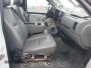 ✅ 2011 Chevrolet Silverado 2500HD Work Truck • VIN: 1GC0CVCG1BF221541 • Lot: 41500957. Wystawiony na IAAI z przebiegiem 206 866 mil. Bezpłatny archiwum sprzedaży aukcyjnych z USA i szczegółowy raport historii pojazdu na DreamBid. Zdjęcie 5.