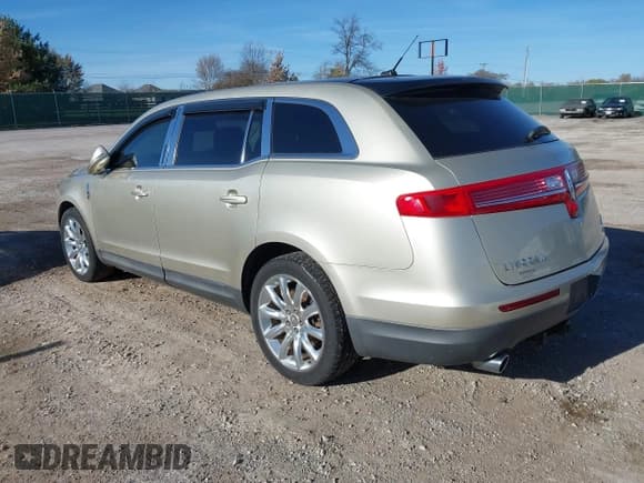✅ 2010 Lincoln MKT • VIN: 2LMHJ5AR1ABJ19282 • Lot: 43690987. Wystawiony na IAAI z przebiegiem 145 588 mil. Bezpłatny archiwum sprzedaży aukcyjnych z USA i szczegółowy raport historii pojazdu na DreamBid. Zdjęcie 3.